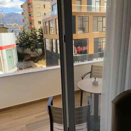 Luxury Center Τίρανα