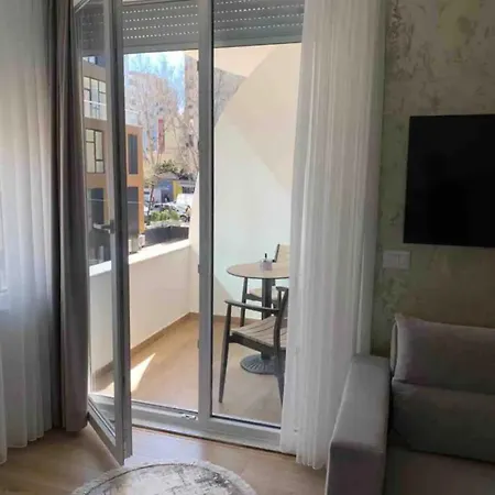 Luxury Center Τίρανα