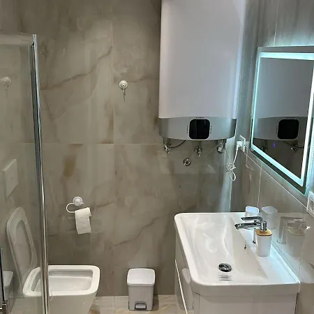 Luxury Center Tiran